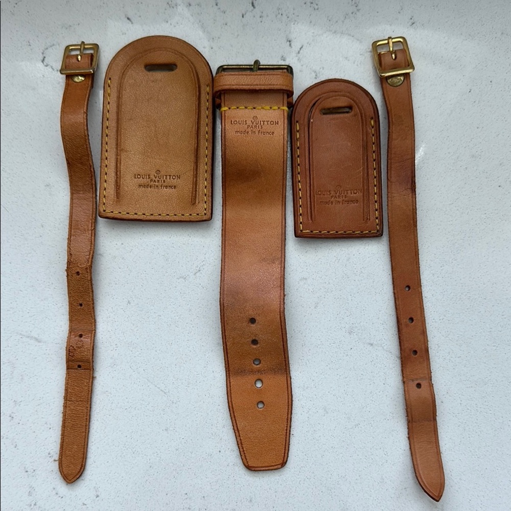 LV#1 ~ Louis Vuitton Brown Leather Classic Bag Tag & Poignet.